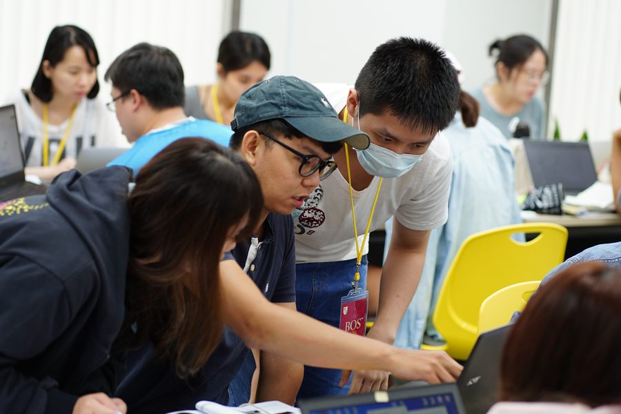 學員用筆電實際操作